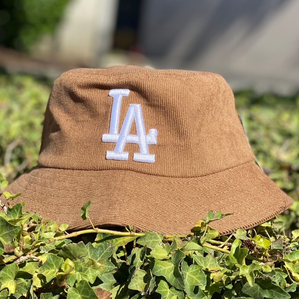 Corduroy, beige LA bucket hat